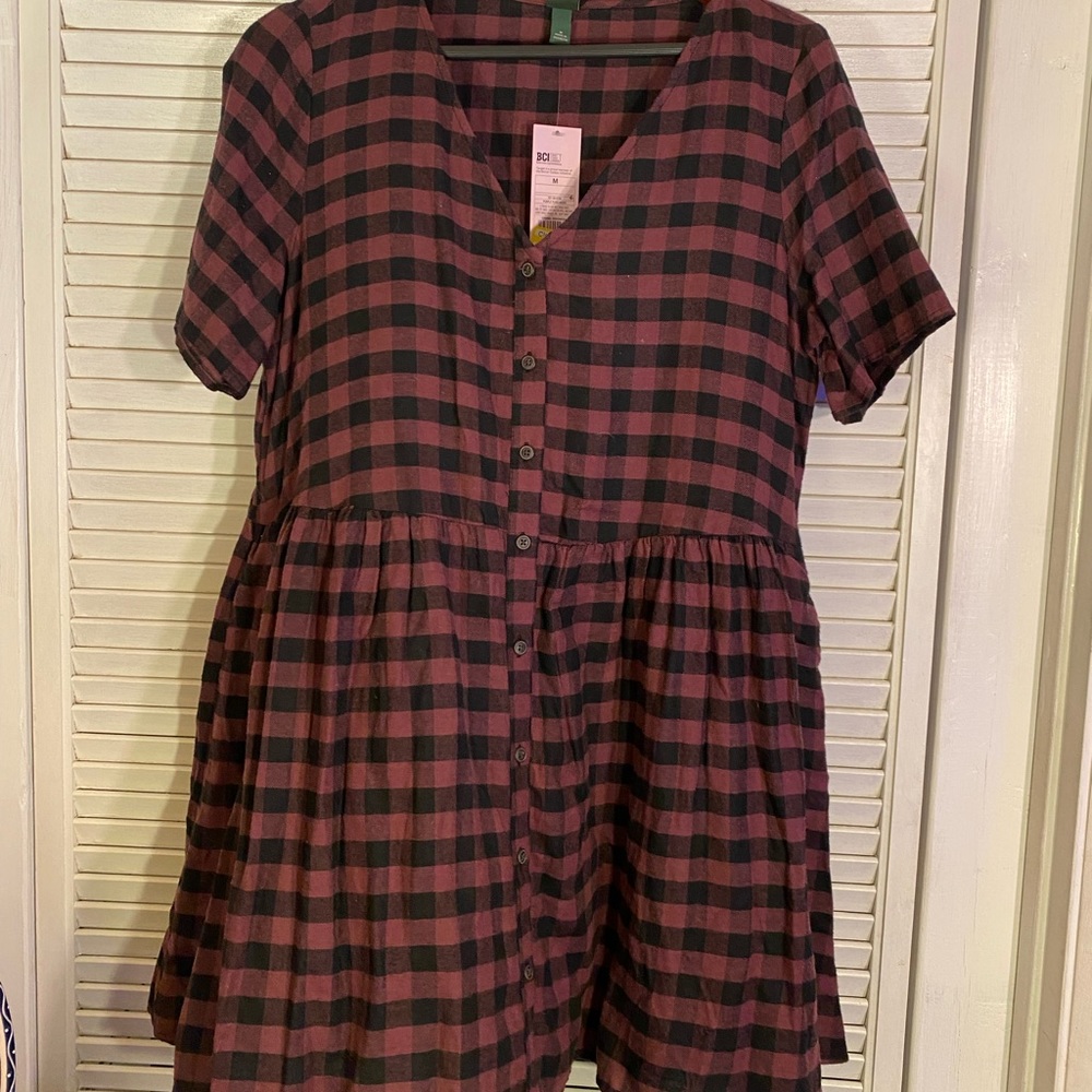 NWT Flowy Plum and Black Plaid Summer Mini Dress